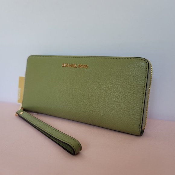 MICHAEL KORS Jet Set Travel Continental Pebbled Leather Wallet- Light Sage⭐ - Picture 5 of 16